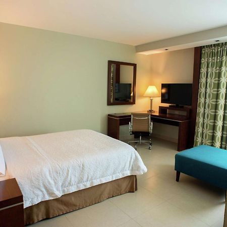 Hampton Inn By Hilton מרידה מראה חיצוני תמונה