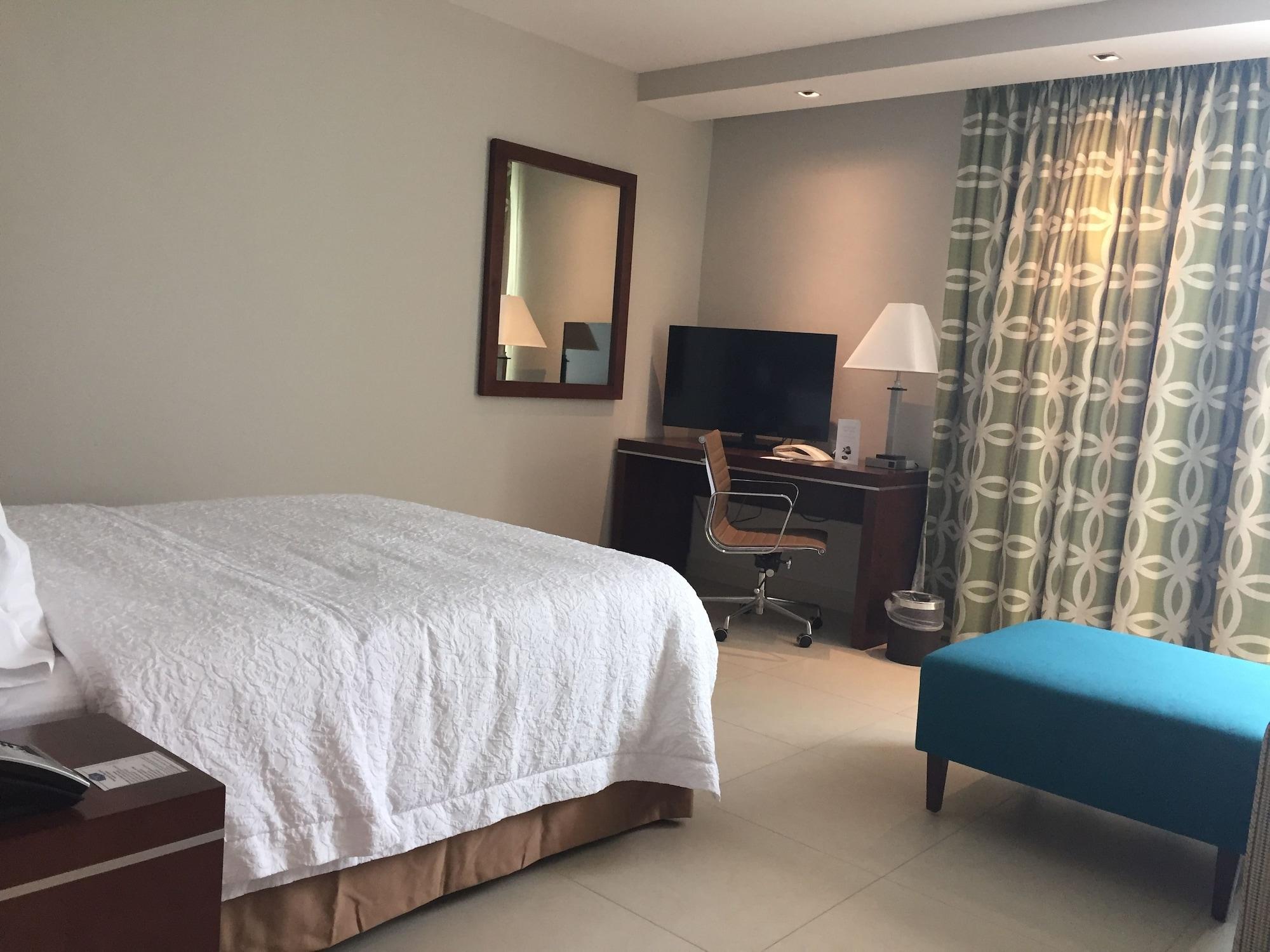 Hampton Inn By Hilton מרידה מראה חיצוני תמונה
