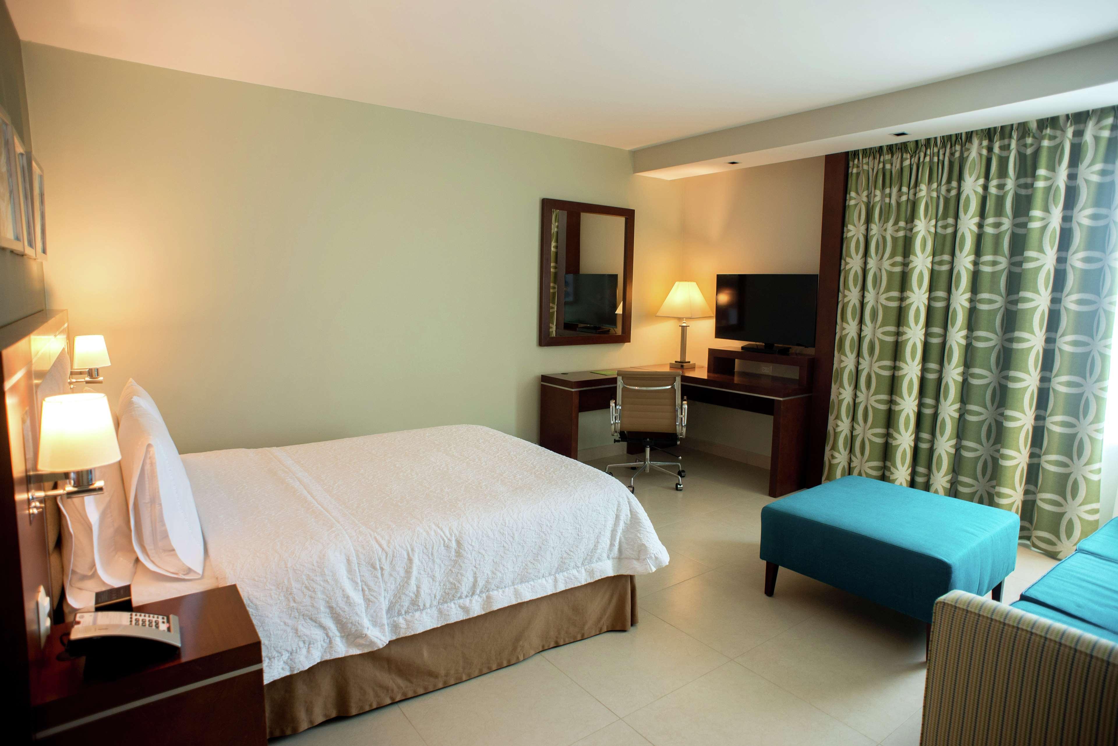 Hampton Inn By Hilton מרידה מראה חיצוני תמונה
