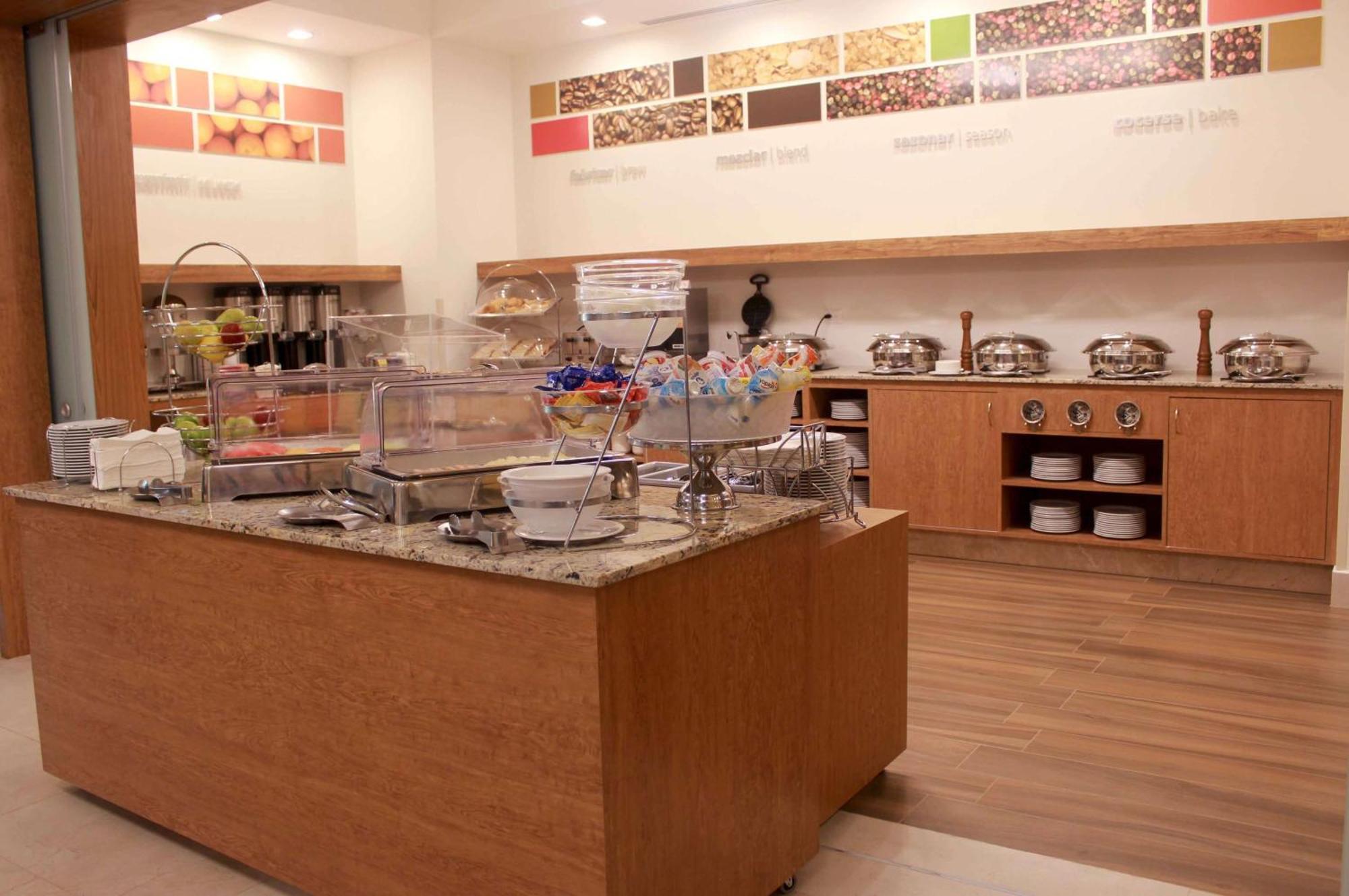 Hampton Inn By Hilton מרידה מראה חיצוני תמונה