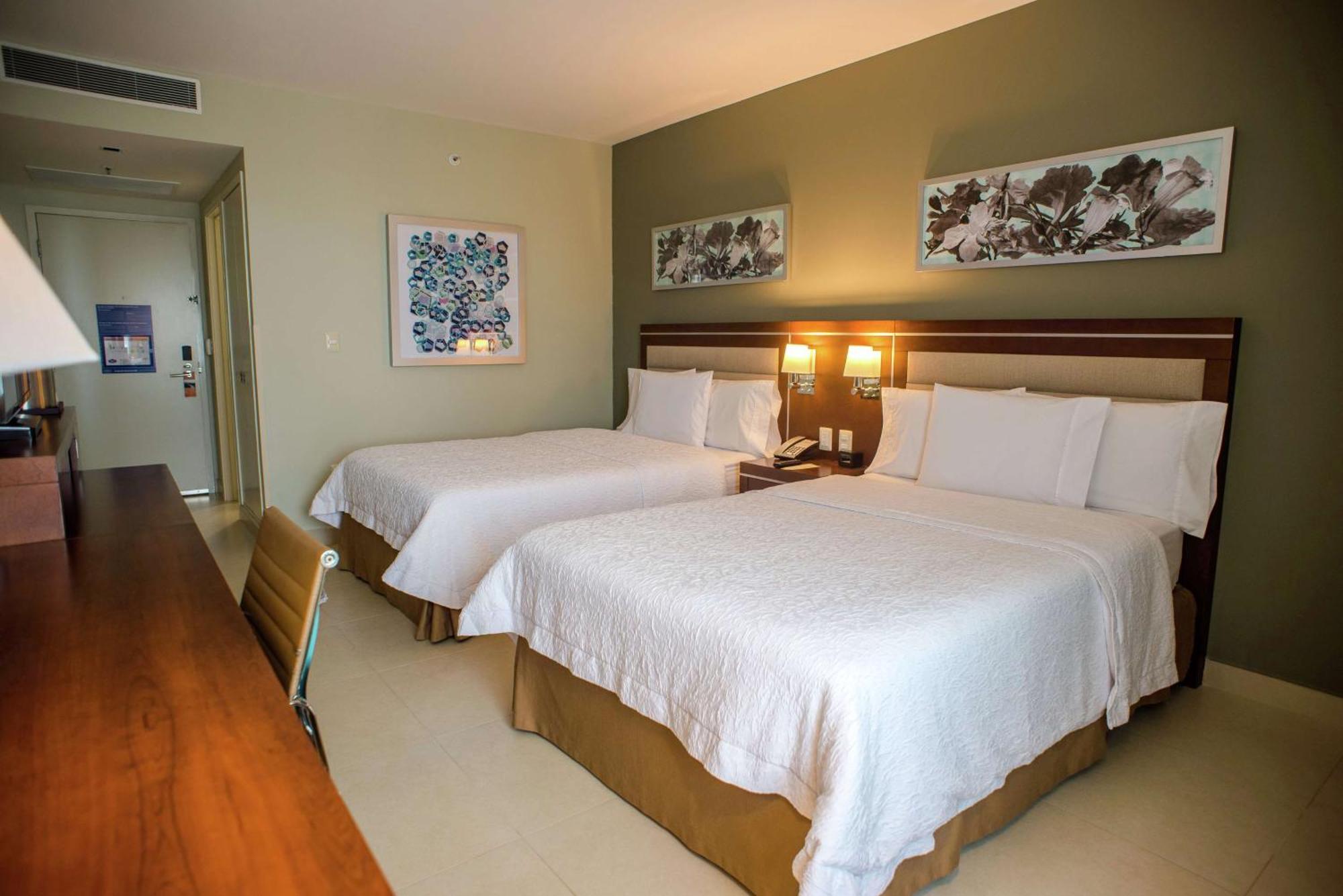 Hampton Inn By Hilton מרידה מראה חיצוני תמונה